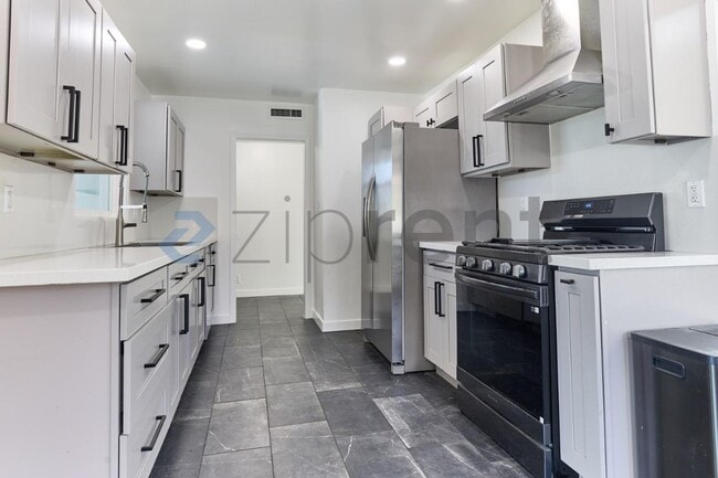 Photo - 1410 Central Ave