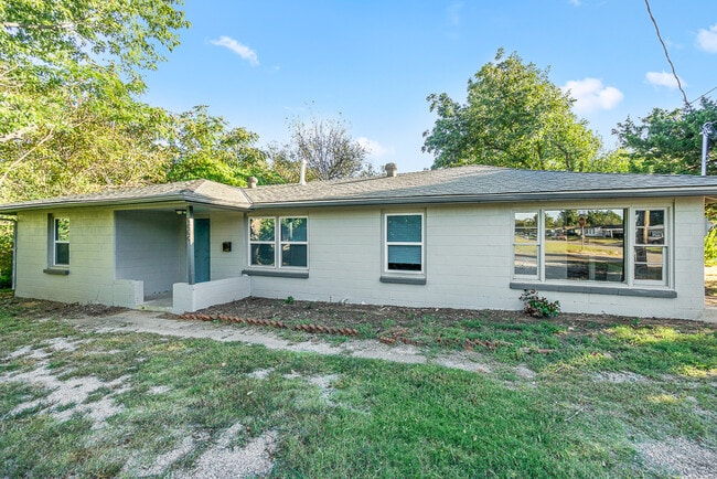 Photo - 9600 NE 11th St