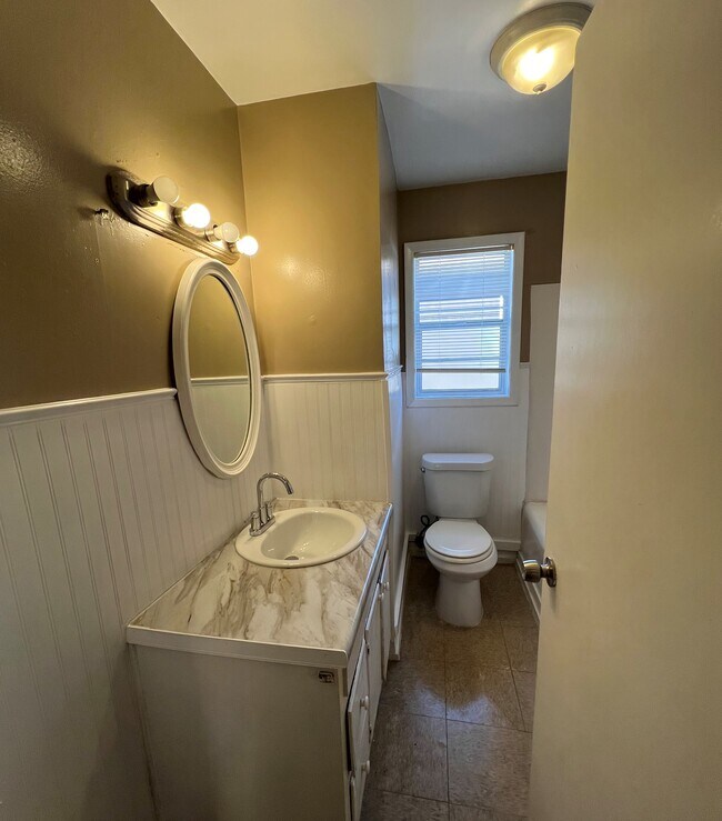 Bathroom - 4732 Ave T