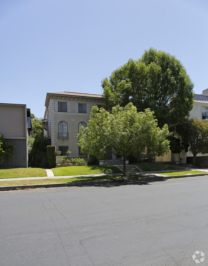 Photo - 540 S St Andrews Pl