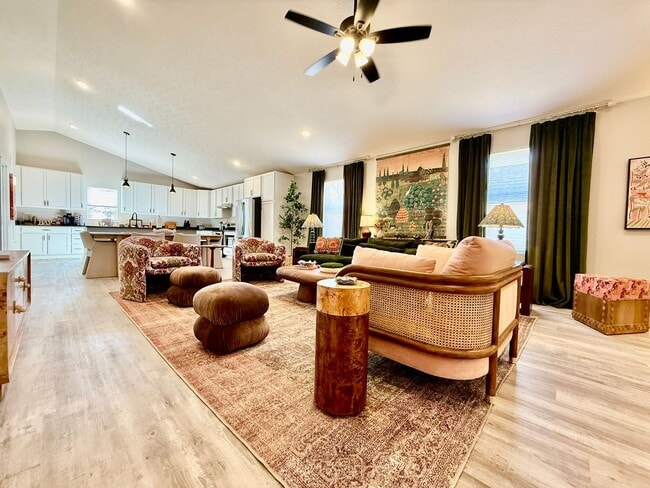 Photo - 5 Bed 3 Bath Home With Hot Tub In West Chester, OH