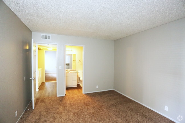 2HAB,2BA - 840 ft²