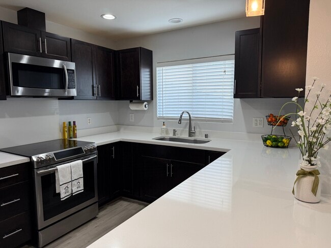 Photo - 1518 Thurston Ave