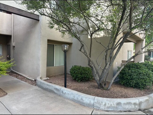Building Photo - 11260 N 92nd St Unit 1032