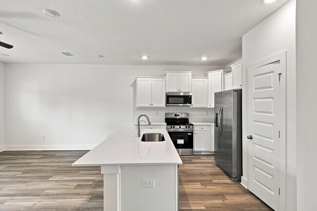 Photo - 157 Hawk St