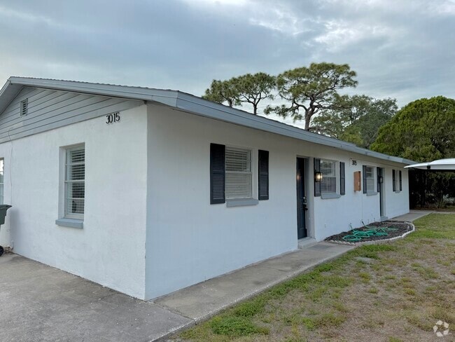Building Photo - 3015 Adrian Ave Unit A Rental