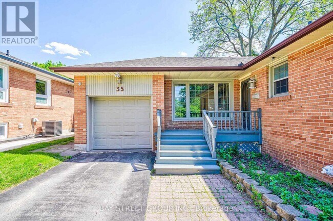 Photo - 35 Camwood Crescent