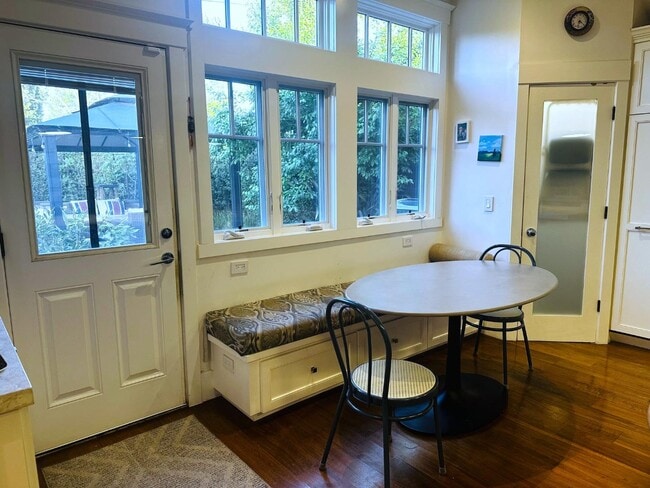 Photo - 3179 Bryant St