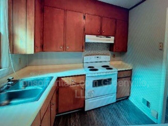 Photo - 914 Cross Anchor Rd