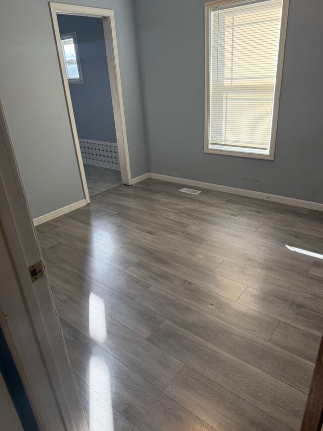 Photo - Hutchinson Rental