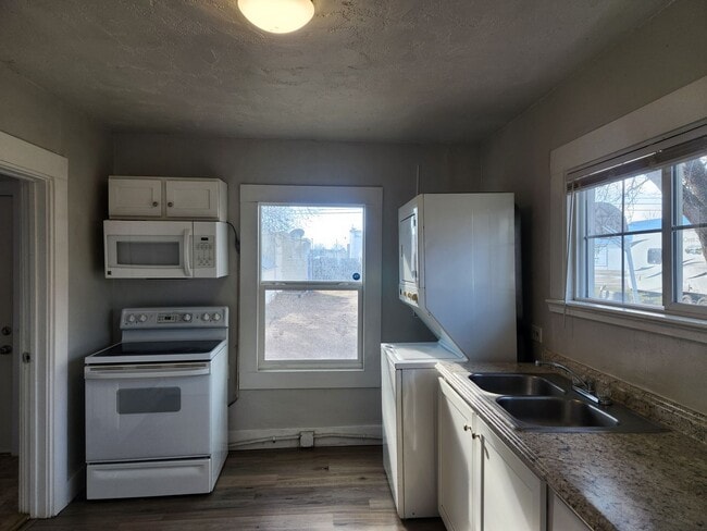 Photo - Cute 2 bedroom 1 bath Middleton Home coming up for rent!