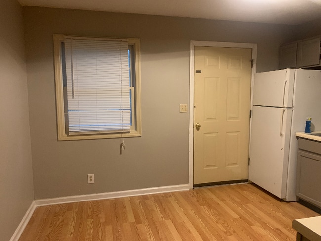 Photo - 121 Arcadia Ln