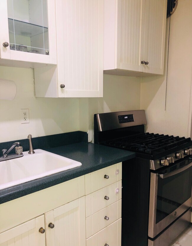 Photo - 4200 Cathedral Ave NW Unit 916