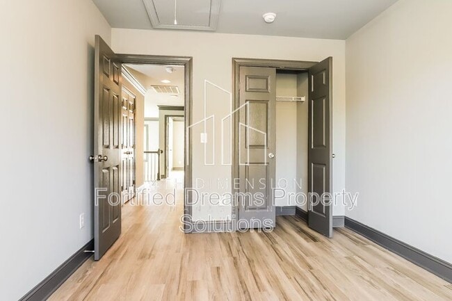 Photo - 103 Eva Dr