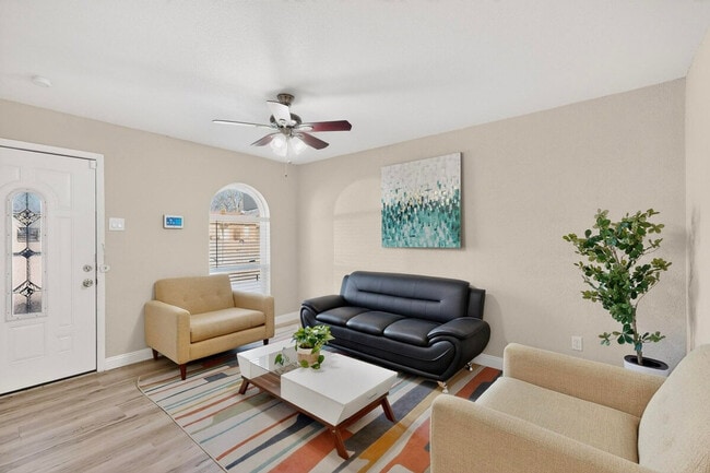 Photo - 136 Yorkshire Dr Unidad SI ID1492679P