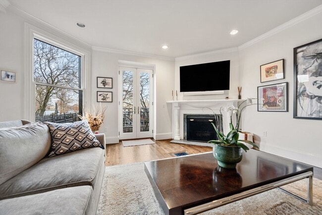 Photo - 408 Beacon St Unidad 1