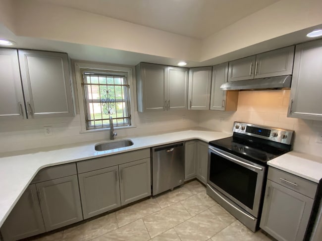 Photo - 316 Littleton Ave
