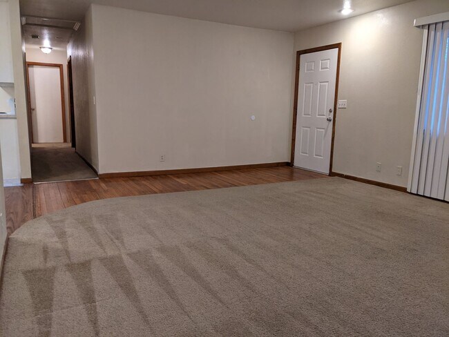 Photo - 4803 Appleton Ave