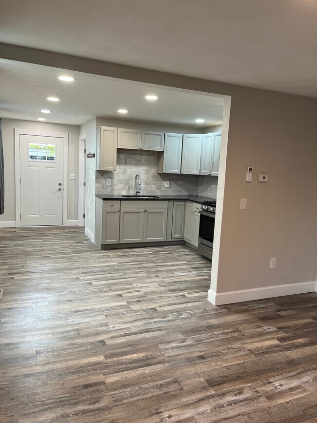 Photo - 20 Saint Charles St Unit 1B