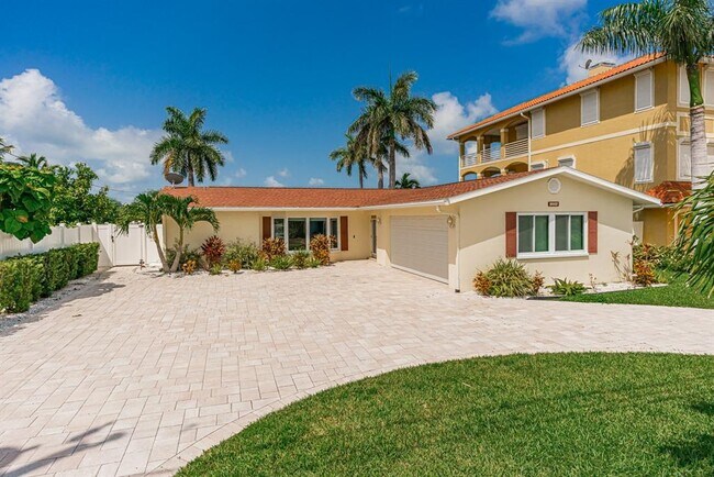 Photo - 11240 7th St E