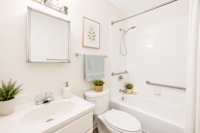 Photo - Cedars of Lebanon Apartments