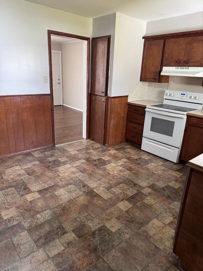 Photo - 213 NE Fenway Ave