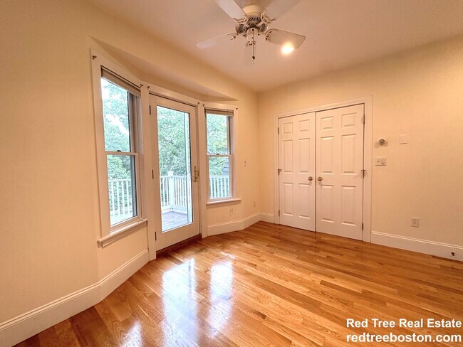 Photo - 10 Selkirk Rd