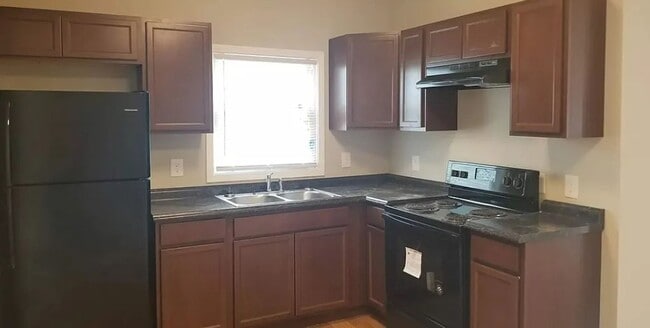 Photo - 3 Bedroom Downtown!