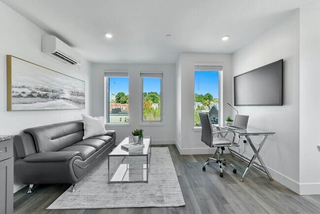 Photo - 585 Essex St Unidad 316