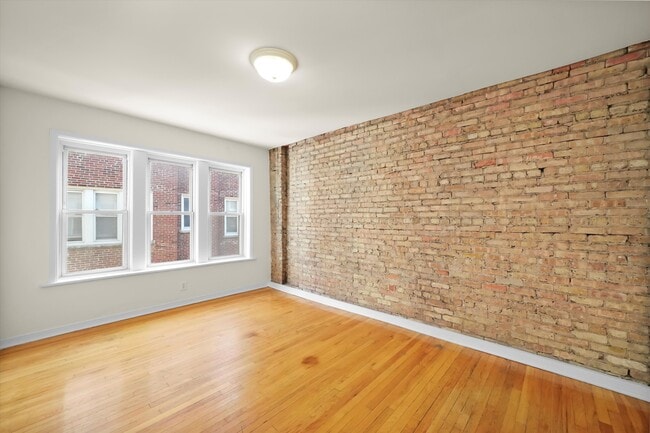 Photo - 3000-3008 N Whipple St