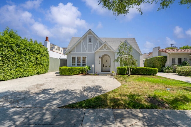 Photo - 332 Crescent Dr