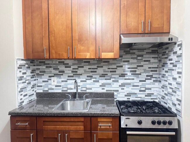 Photo - 160 Vroom St Unit 7