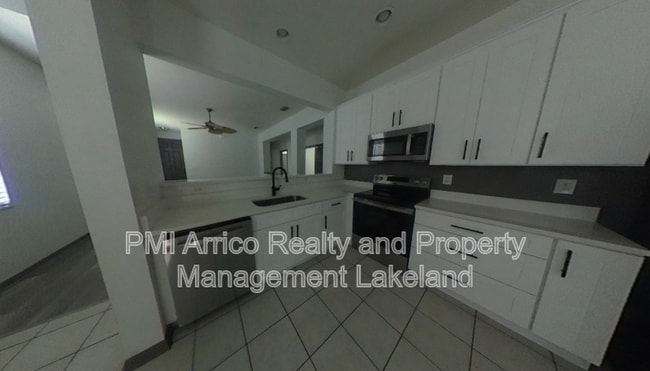 Photo - 1065 Viewpoint Way