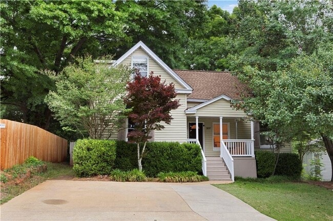 Photo - Cozy 4 Bed, 3 Bath Home Near Downtown Opelika!