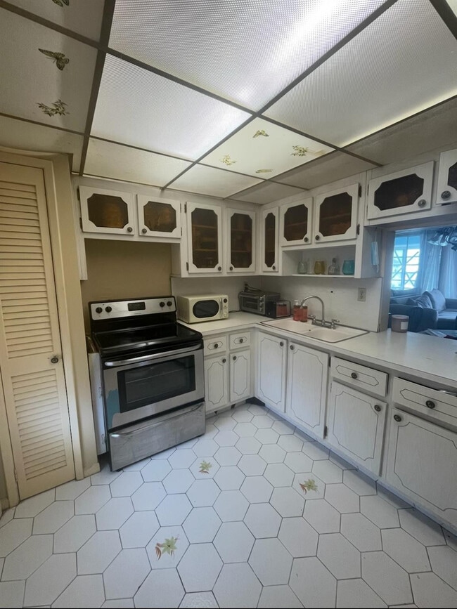 Photo - 1300 NE 191st St Unidad 305