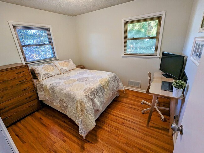 Photo - 3836 Snelling Ave