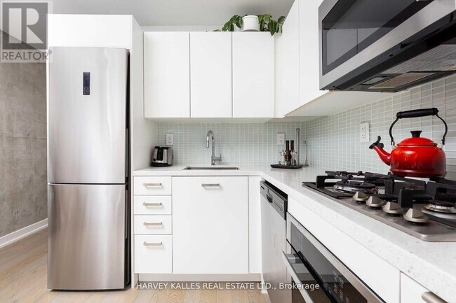 Photo - 39 Brant St Unit 717