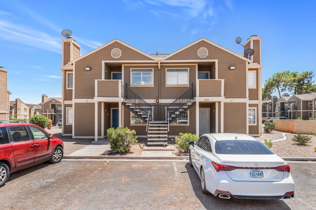 Building Photo - 2722 Alicialynn Way Unit Alicialynn #B 2722