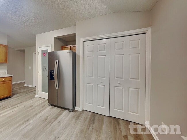 Photo - 8256 Creek Hollow Ct