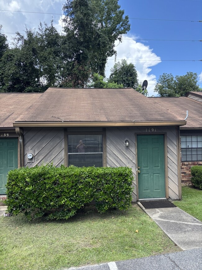 Building Photo - 1191 Ocala Rd Rental