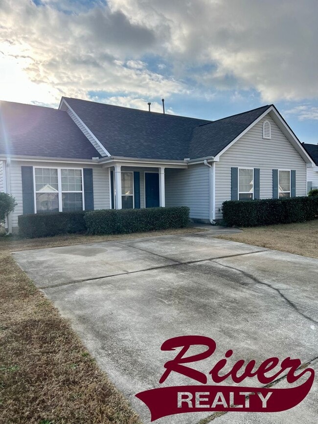 Building Photo - 4 Bed 2 Bath Home in Grovetown!