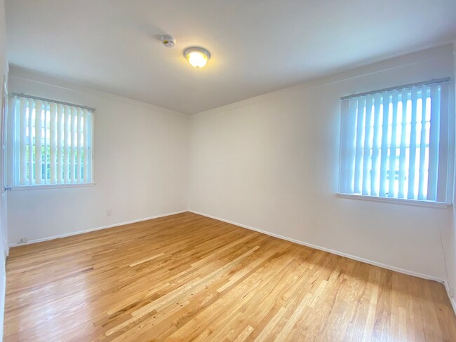 Photo - 360 Rennie Ave Unidad 1