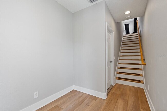 Photo - 1129 Venetian Harbor Dr NE