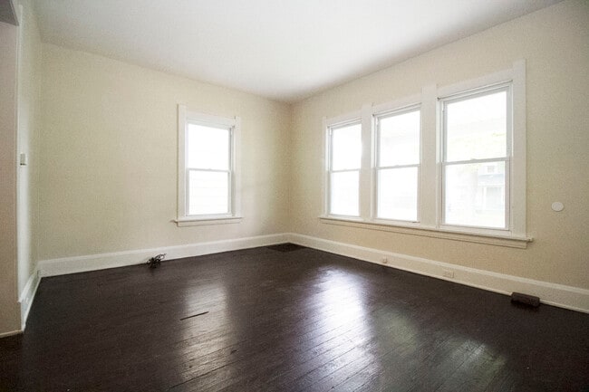 Photo - 830 Homer Ave