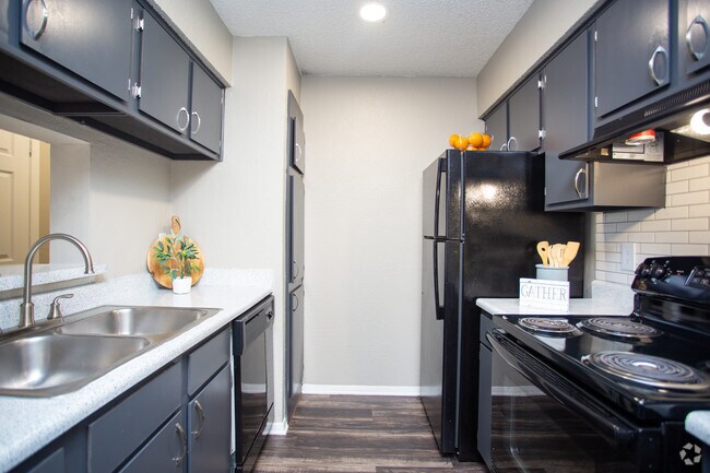 Modelo A2, 1HABx1BA, 667 ft² - Tuscany Apartments