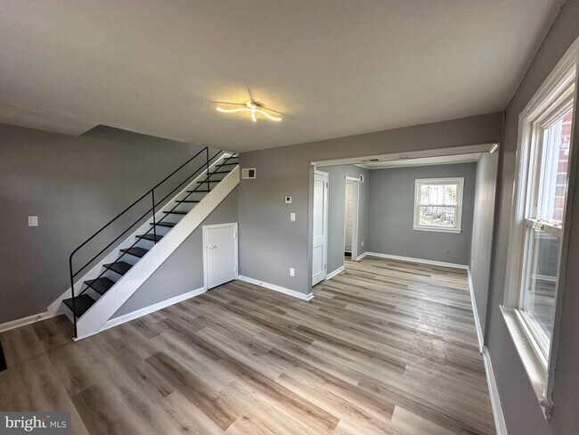 Photo - 2627 Colebrooke Dr