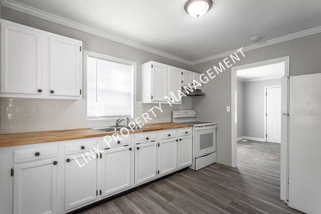 Photo - 2310 N Chamberlain Ave