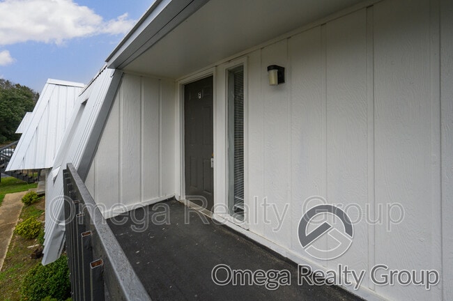 Building Photo - 3386 McGehee Rd Unit Apt F