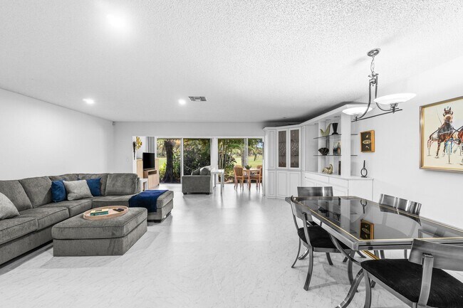 Photo - 27 Southport Ln