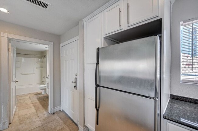 Photo - 260 E Flamingo Rd